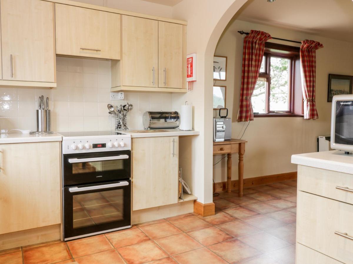 Courtyard Cottage Duns ภายนอก รูปภาพ