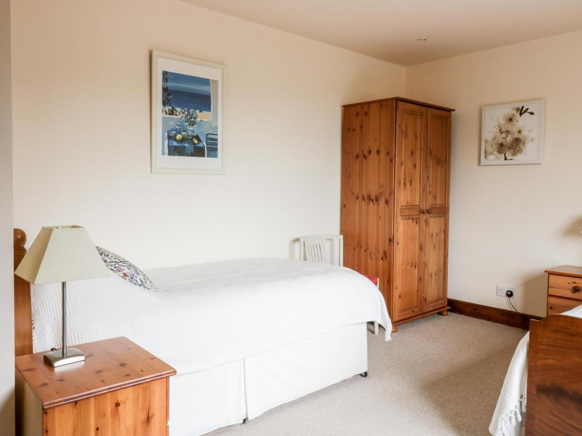 Courtyard Cottage Duns ภายนอก รูปภาพ