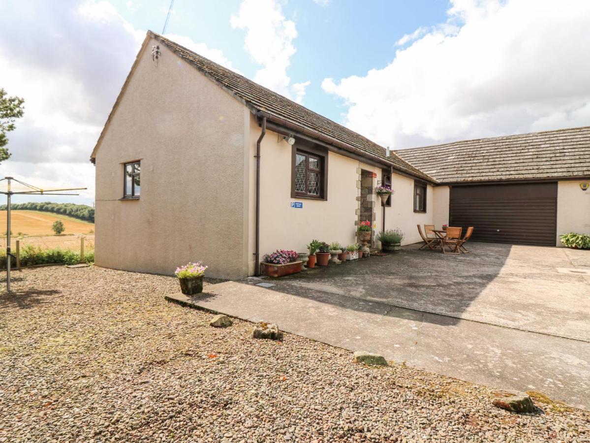 Courtyard Cottage Duns ภายนอก รูปภาพ