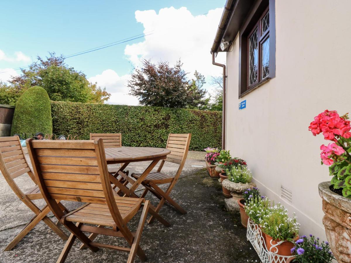 Courtyard Cottage Duns ภายนอก รูปภาพ